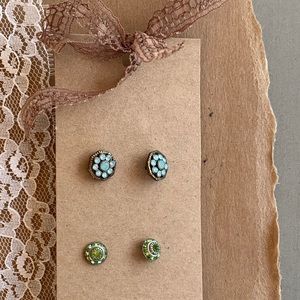 2 pairs of world market earrings